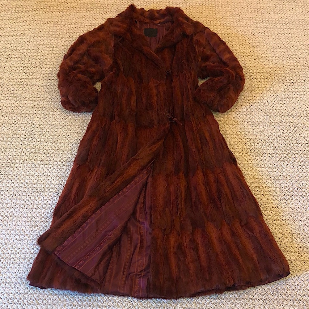 Fendi vintage 60’s burgundy fur coat 🤩